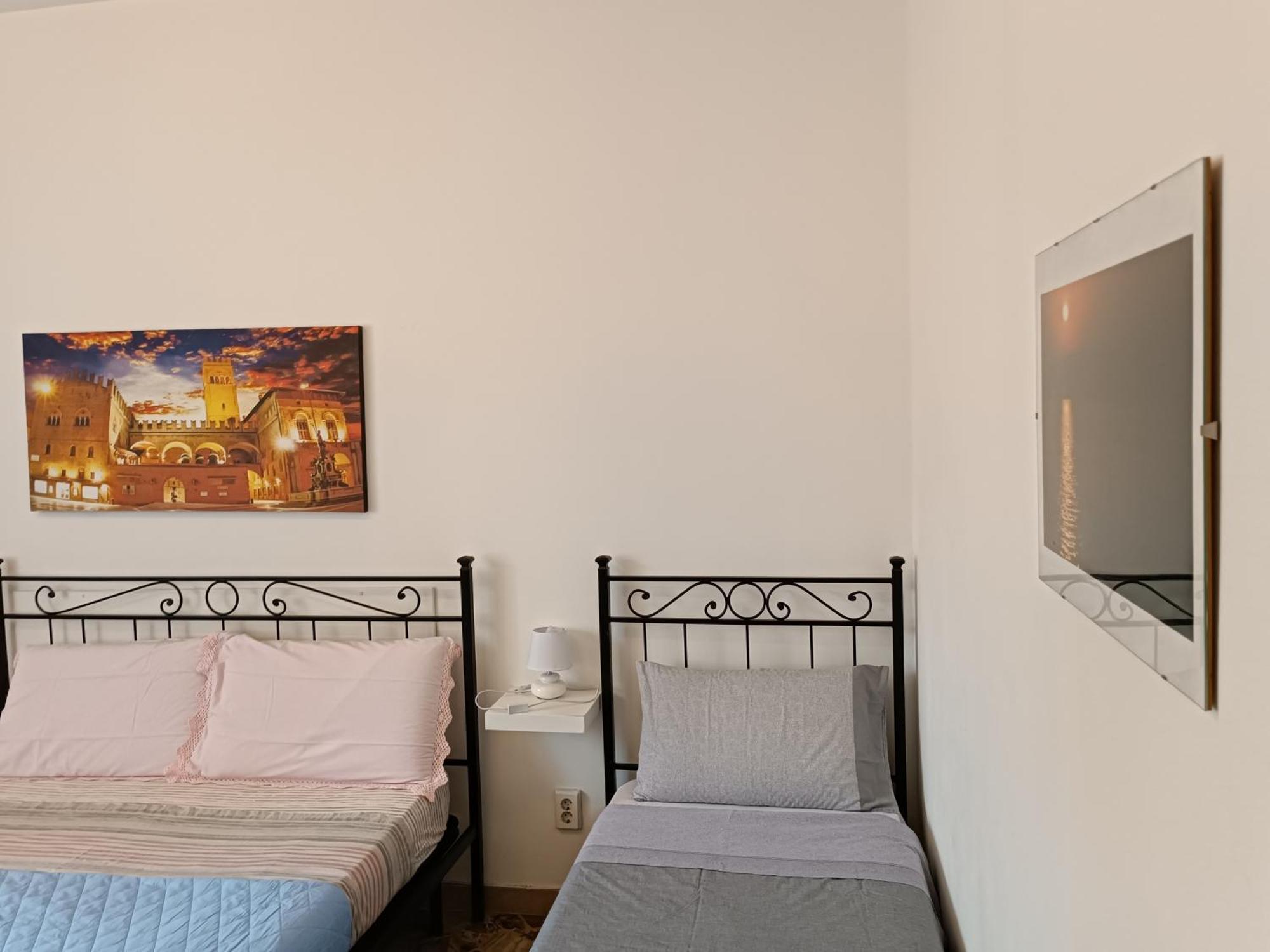 Affittacamere Pratello 97 Bolonya Oda fotoğraf