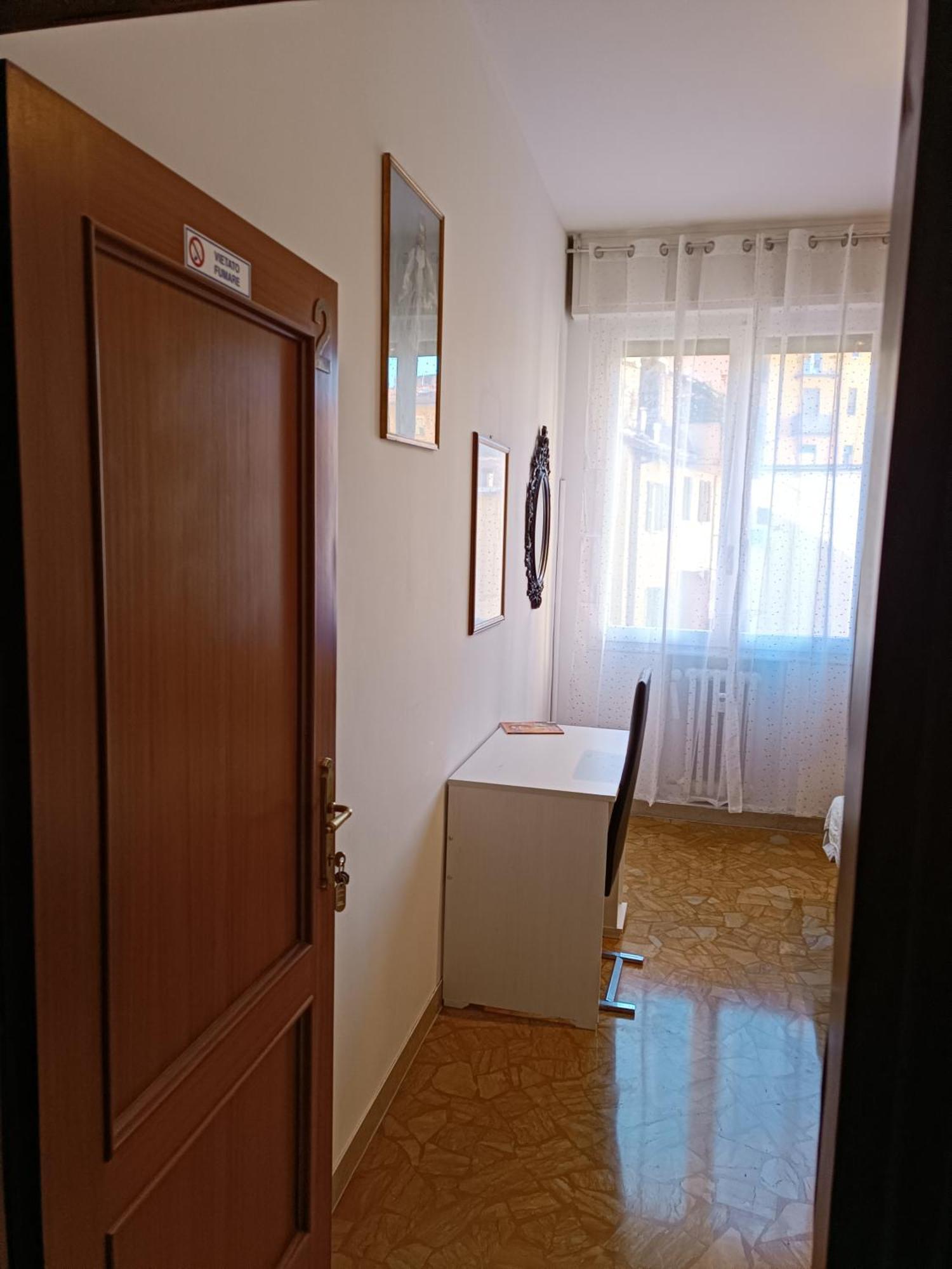 Affittacamere Pratello 97 Bolonya Oda fotoğraf