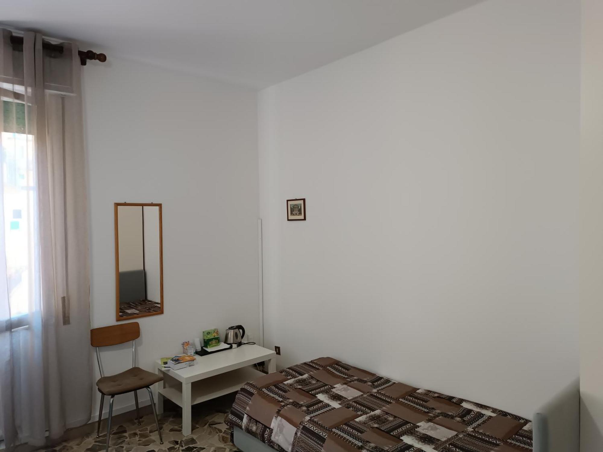 Affittacamere Pratello 97 Bolonya Oda fotoğraf